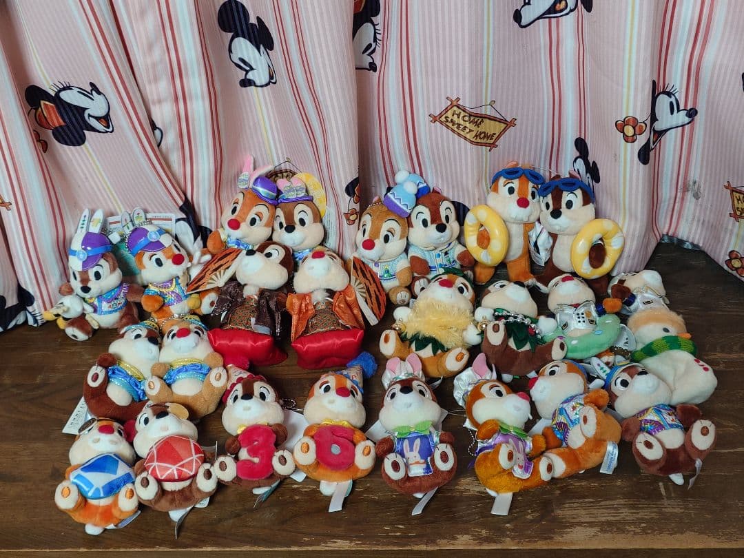 東京ディズニーリゾート　チップとデール　ぬいぐるみバッジ　新品未使用