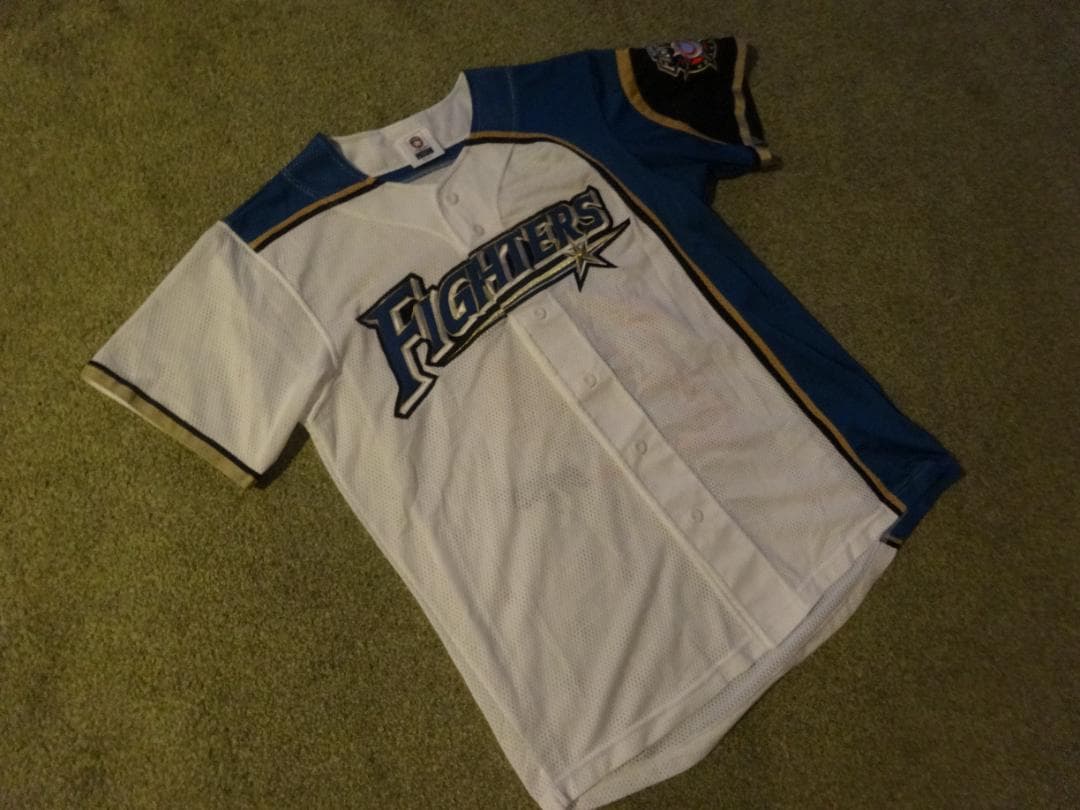 西川遥輝　2017盗塁王　記念ユニフォーム　直筆サイン入り　ヤクルトスワローズ