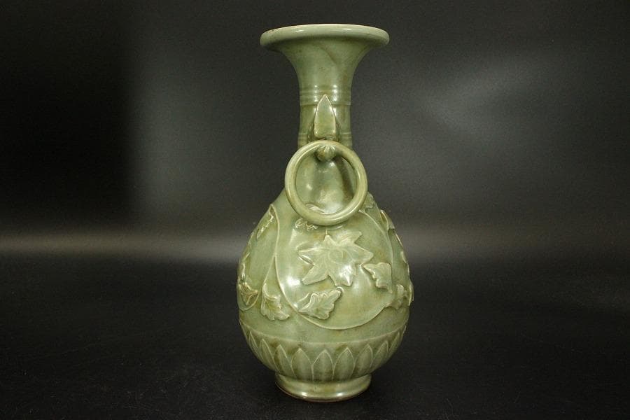 中国美術 唐物 青磁 纏枝蓮花紋 花瓶(ZE670)