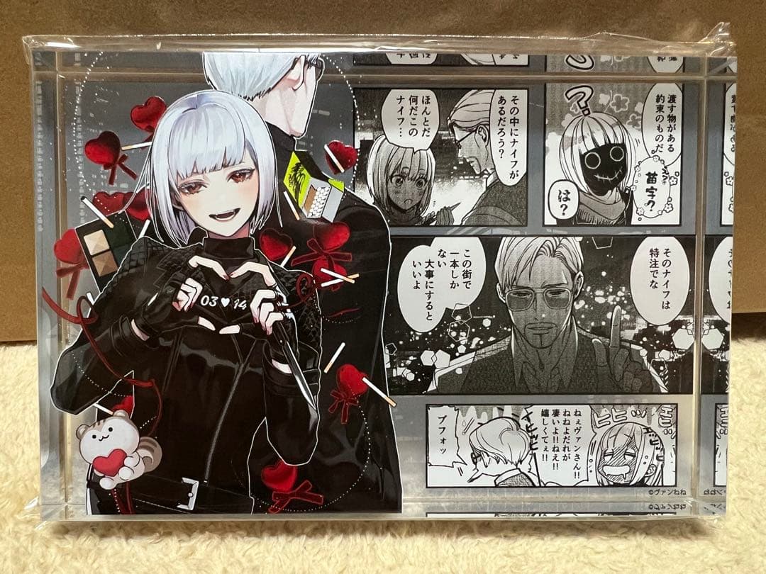 ヴァンねねくじランド アクリルブロック、箔押しコレクションカード、缶バッジ