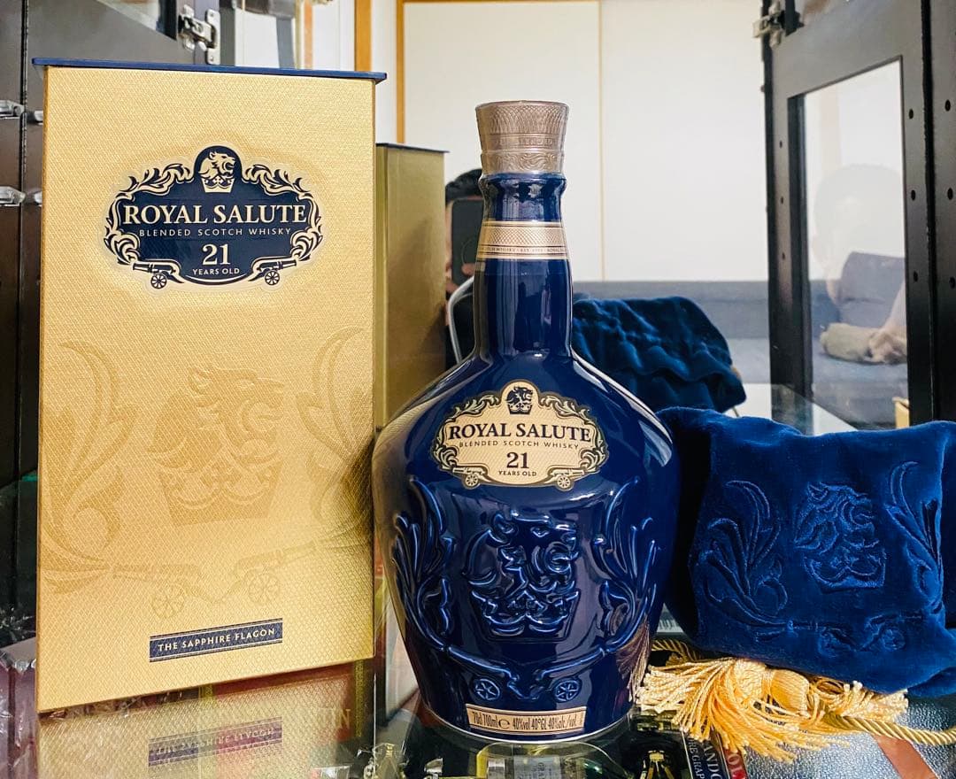  Salute 21年 Sapphire Flagon 700ml.