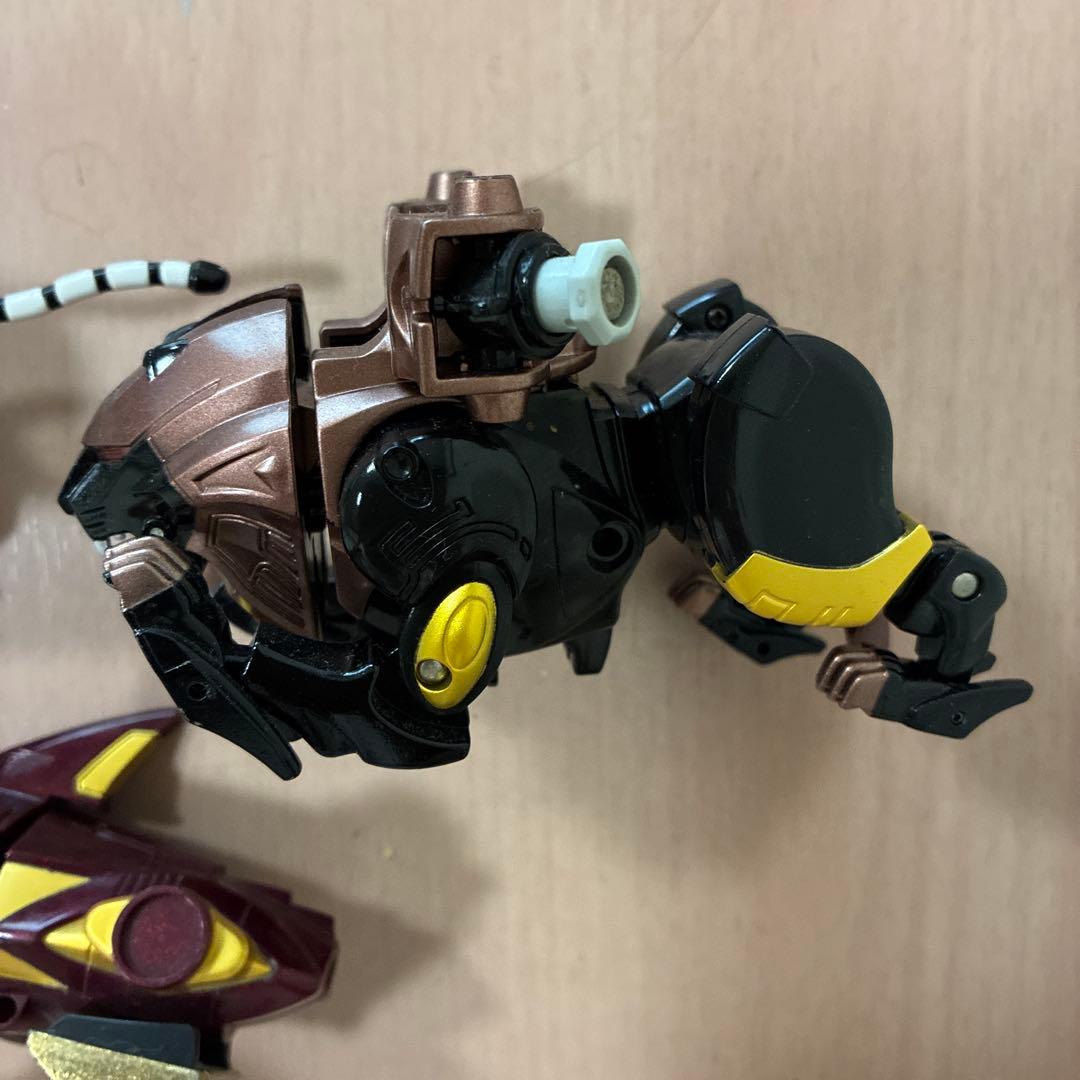 ⭐️希少⭐️ガオレンジャー　DXガオタイガー　ガオレオン　ガオソーシャーク 尻尾無し