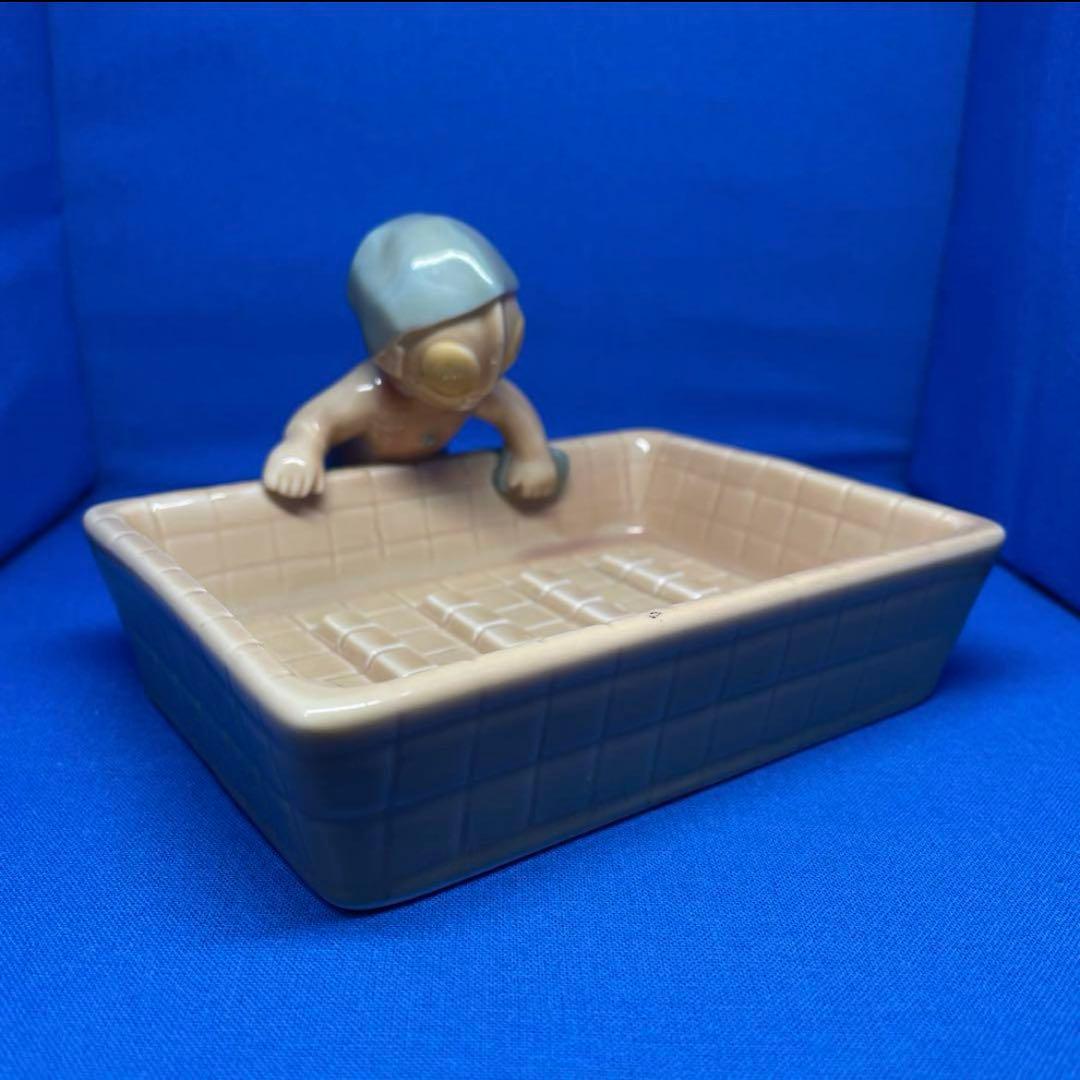 ウルトラマン［陶器・石鹸置き］