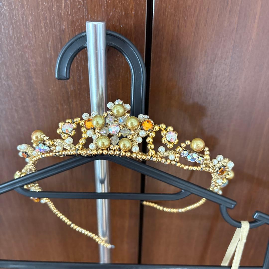 バレエ衣装とティアラ