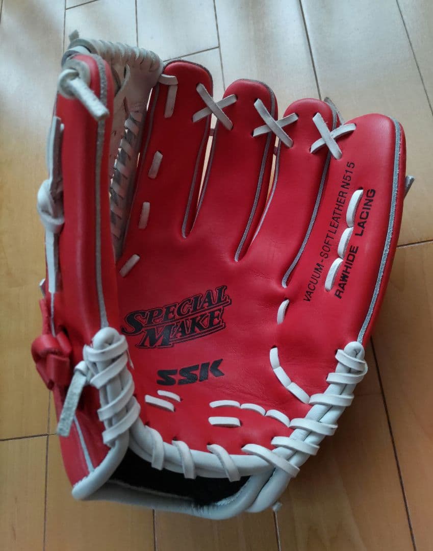 ＳＳＫ 軟式野球内野用グローブ 右投げ用　ソフトボール付き