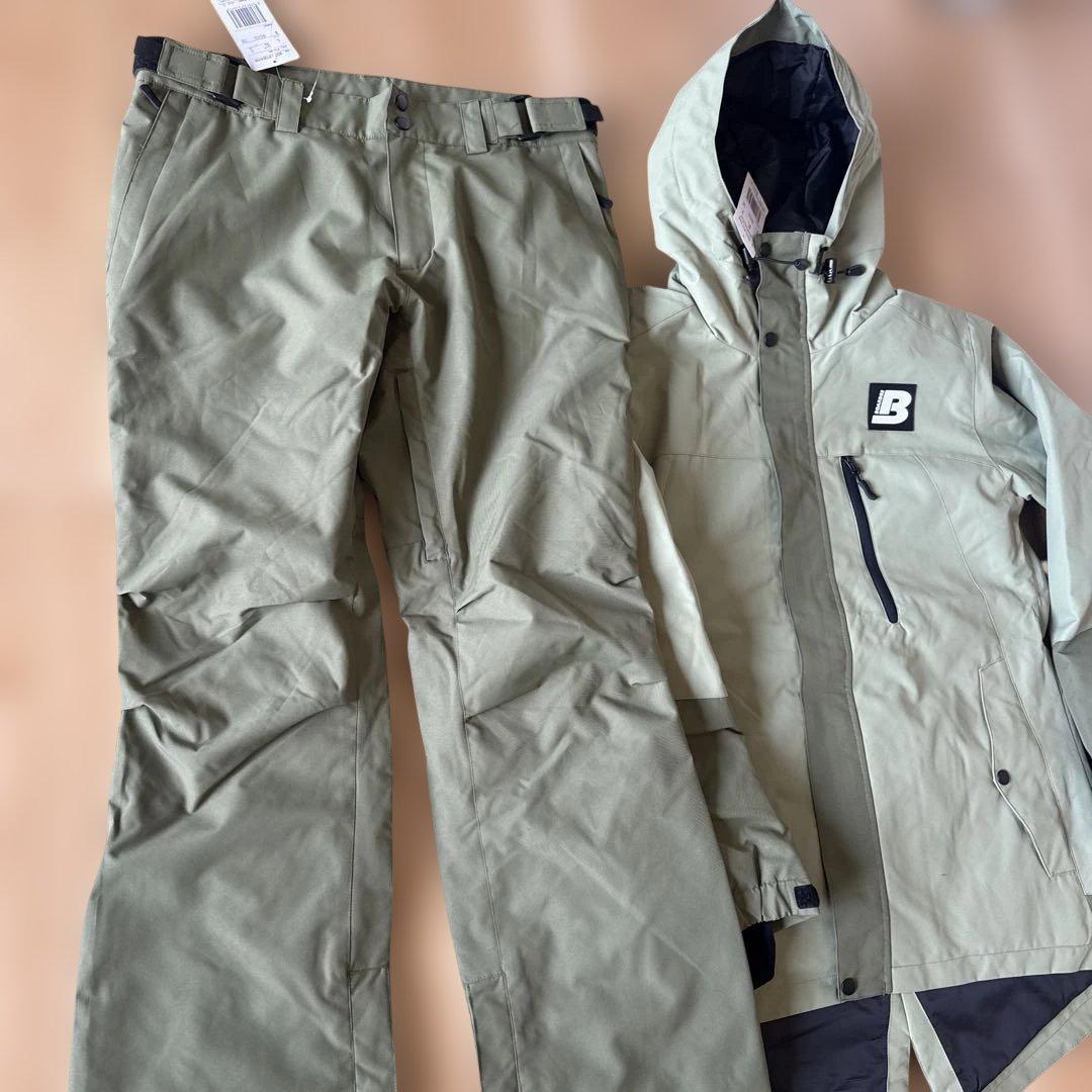 ＢＯＡＲＤＥＥ] スノボウェア レディース 上下セット