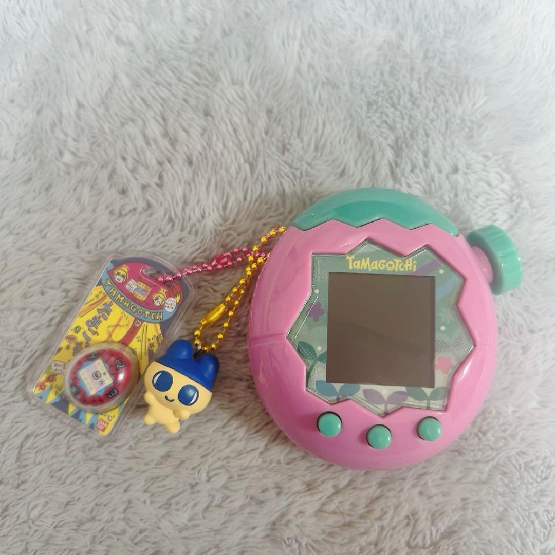 たまごっちパラダイス　ピンク ストラップ付き　保護フィルム貼り付け済み