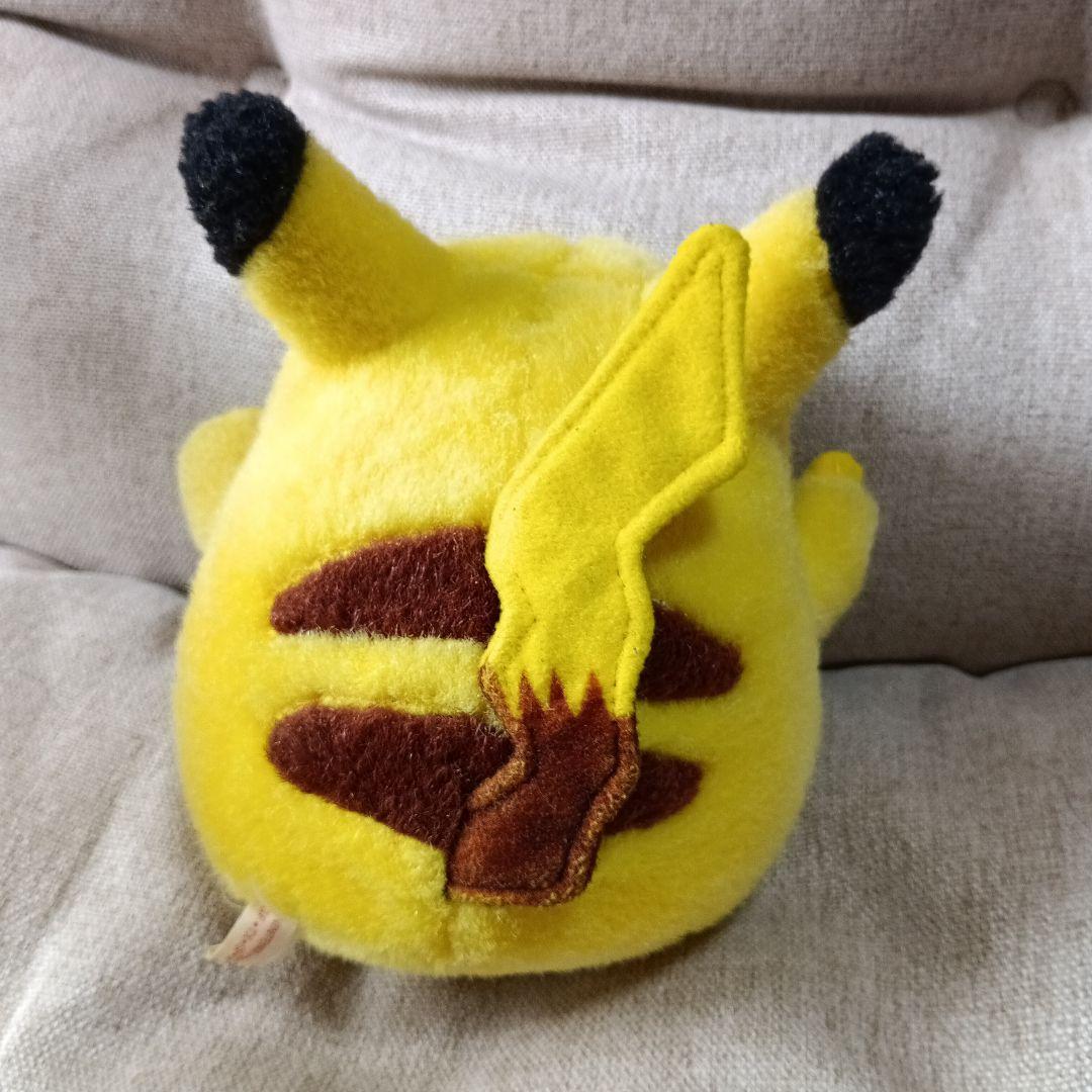 ピカチュウぬいぐるみ　にっこり　バンザイ