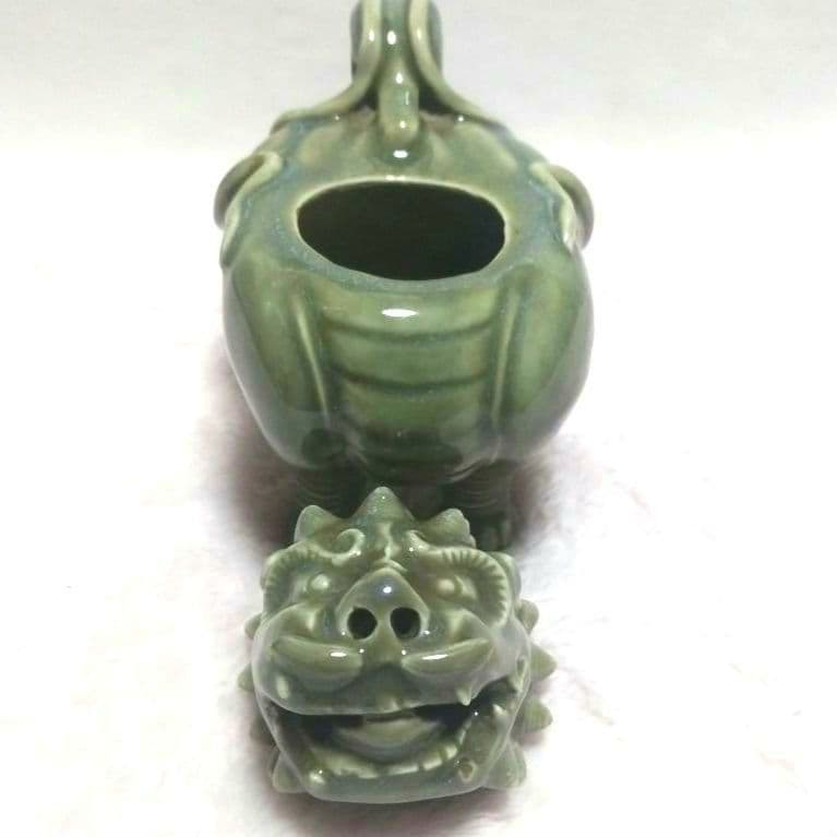 青磁獅子香炉　獅子型　香炉　獅子置物　茶道具　香道具　骨董品　美術品　時代物