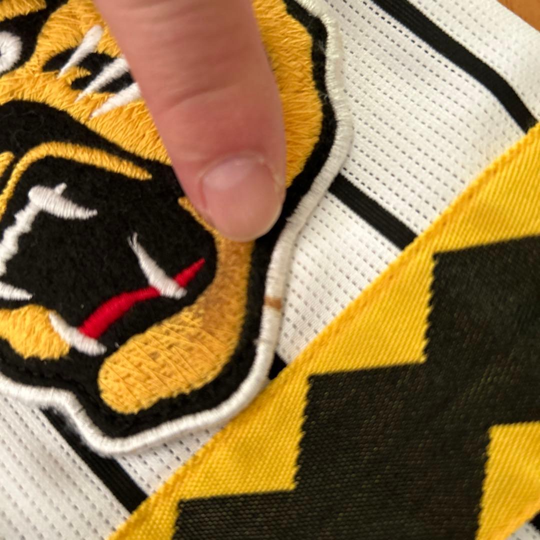 阪神タイガース金本知憲　輝流復刻レプリカユニフォーム刺繍入り（美品）