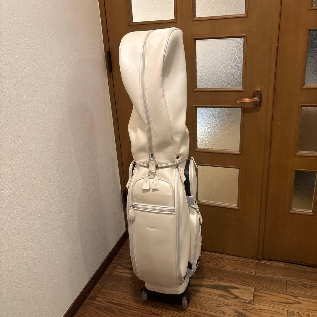 ホワイト キャディバッグ 複数ポケット付き　キャスター付き　8個のポケット付き