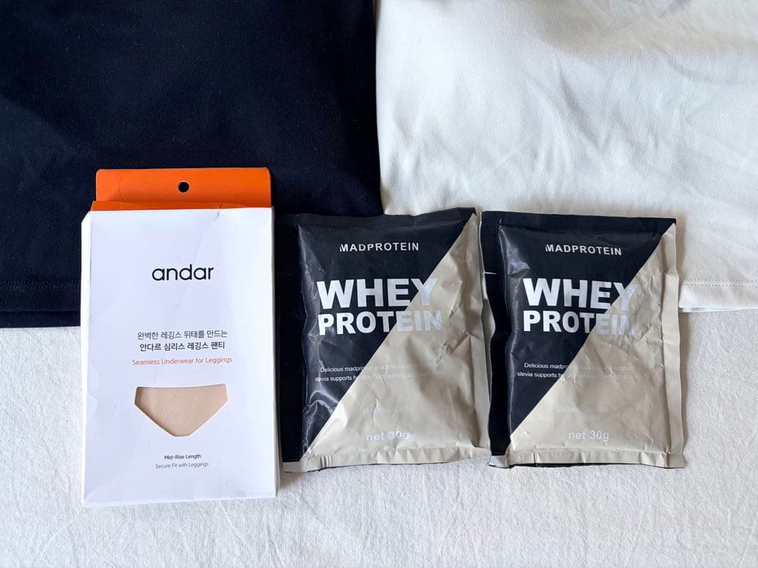 andar ツイストバック クロップド スポーツブラ Sサイズ 2点とパンツ付