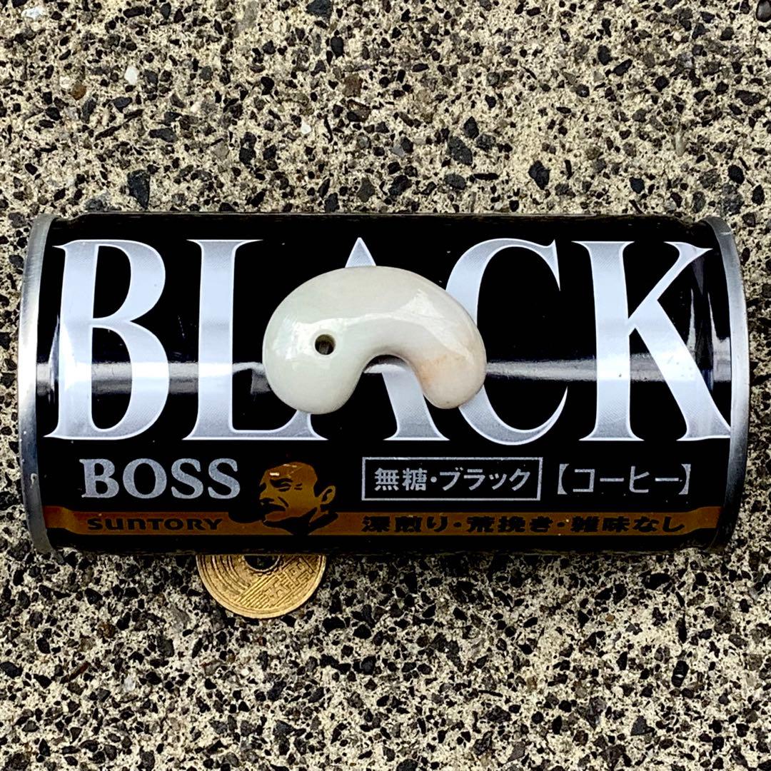 ✳見た事ありませんよね‼️オレンジ混ざり　糸魚川翡翠勾玉　本物ジェダイト鑑別書…