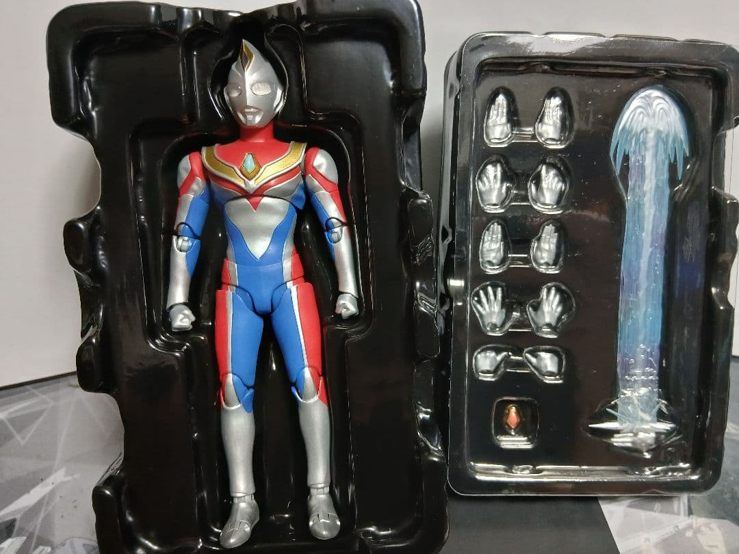 真骨彫　ウルトラマンティガ　ウルトラマンダイナ