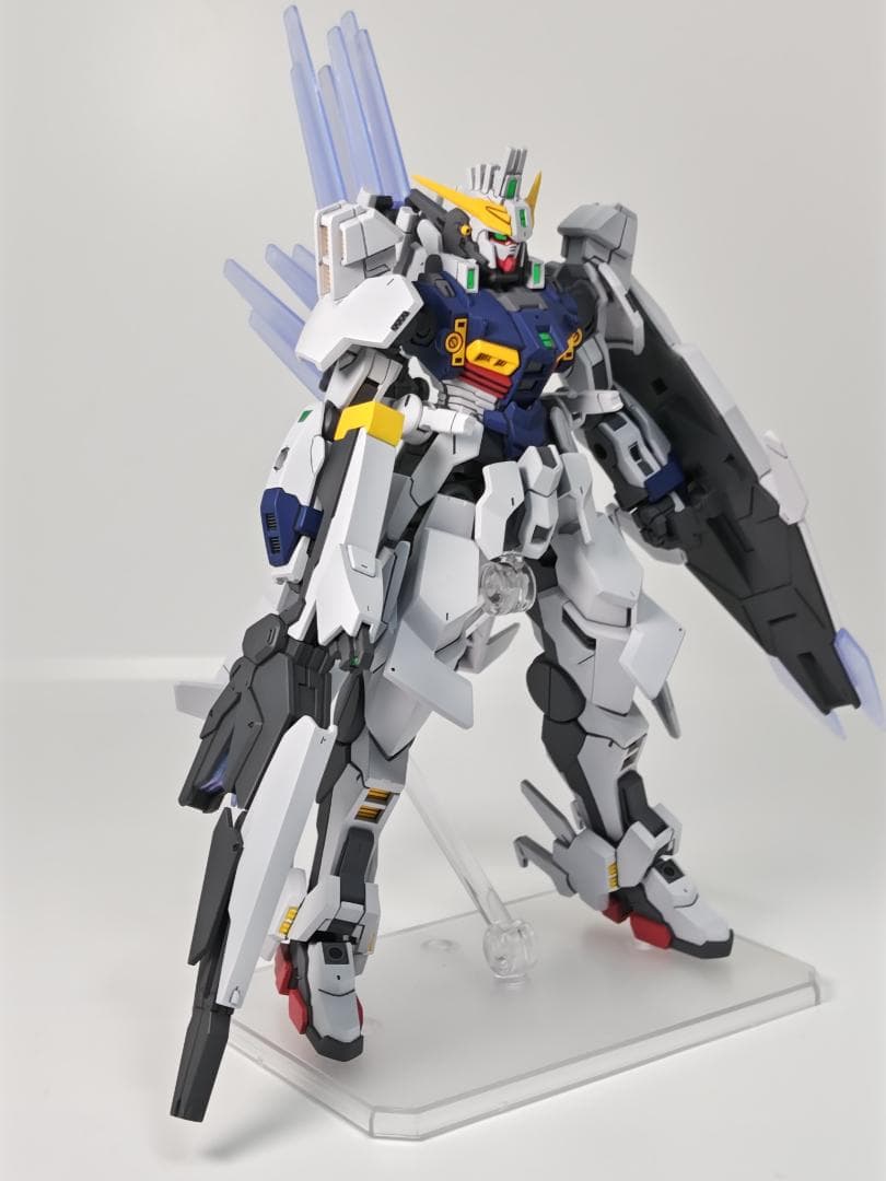 ガンプラ　HGガンダムジリウス　完成品