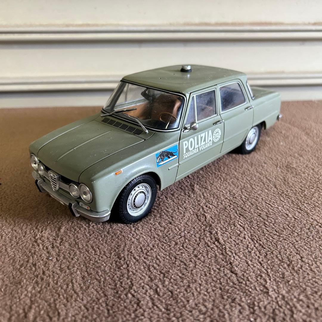 DB6★ミニカー★ 1/18 スケール アルファロメオ・ジュリア1.6 イタリア