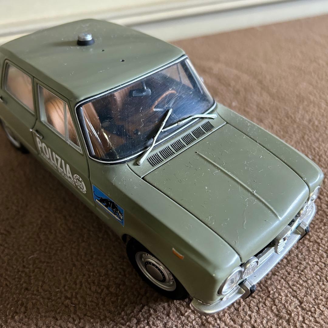 DB6★ミニカー★ 1/18 スケール アルファロメオ・ジュリア1.6 イタリア