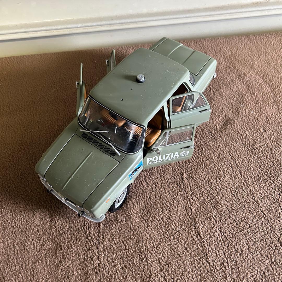 DB6★ミニカー★ 1/18 スケール アルファロメオ・ジュリア1.6 イタリア