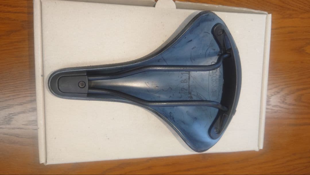 BROOKSカンビューム オールウェザーC19 サドル ブラック