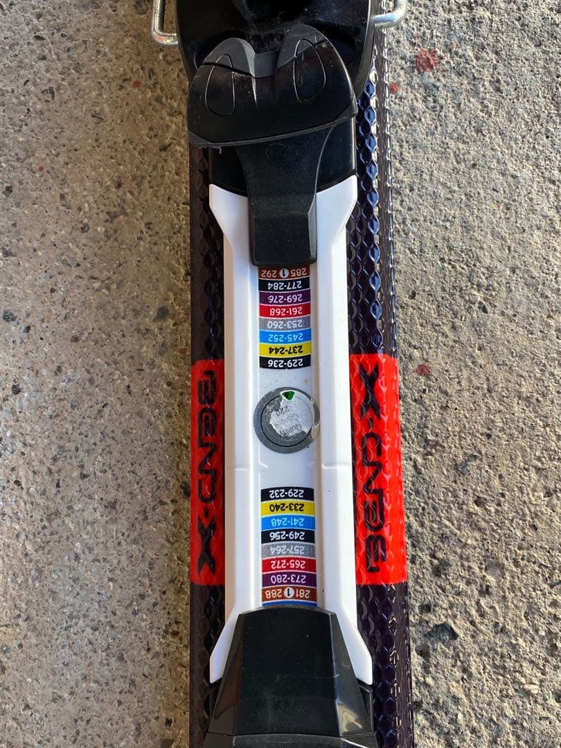 Atomic J2 スキーセット Salomonブーツ付き