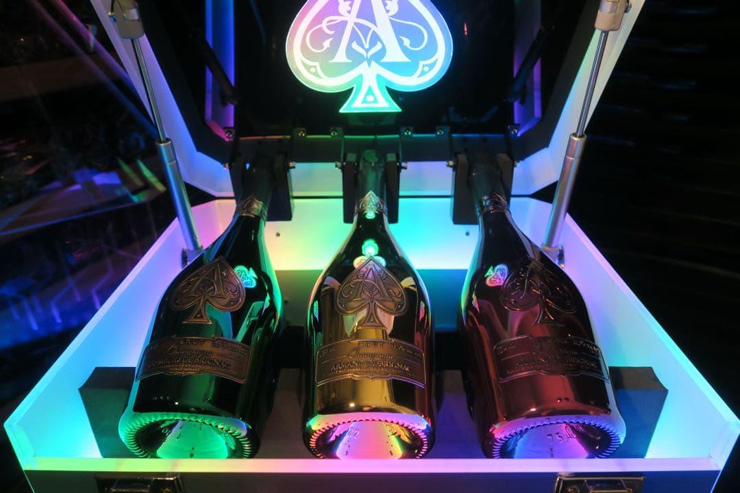 アルマンド ブリニャック LED アタッシュケース MHD シャンパン 信号機