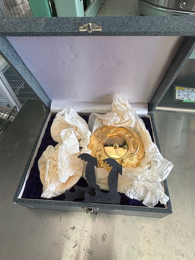 24KGP 金杯セット　日本製　宝来　縁起物　菊柄　急須　金杯　箱付き