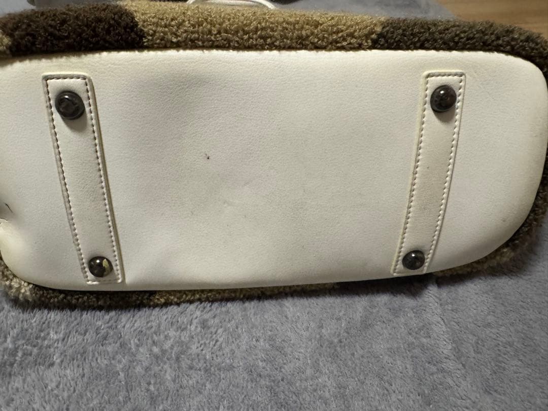 ムータ迷彩柄サメ刺繍トートバッグ