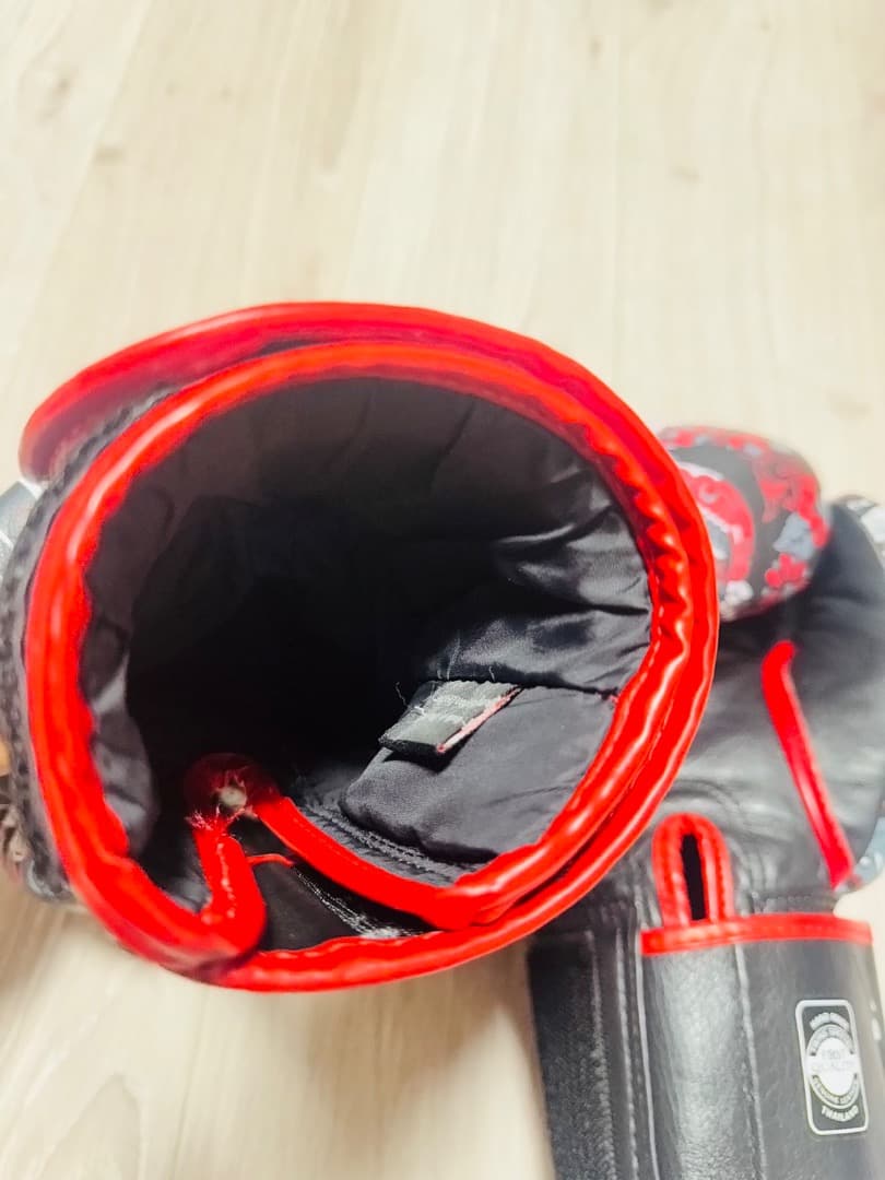 TWINS ボクシンググローブ スカルデザイン