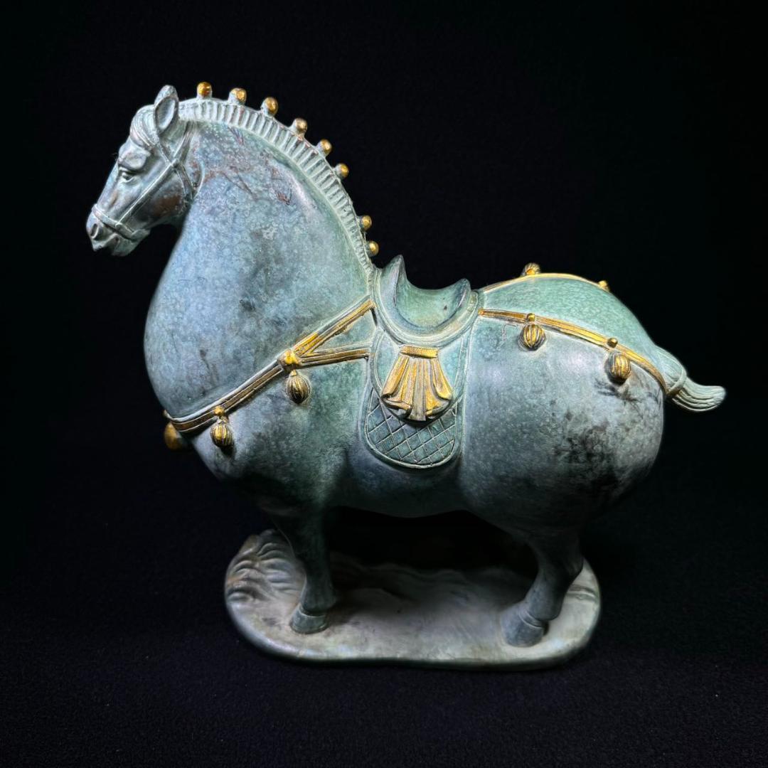 細工銅製 馬造像高彫 開運置物 上質 高さ約26cm