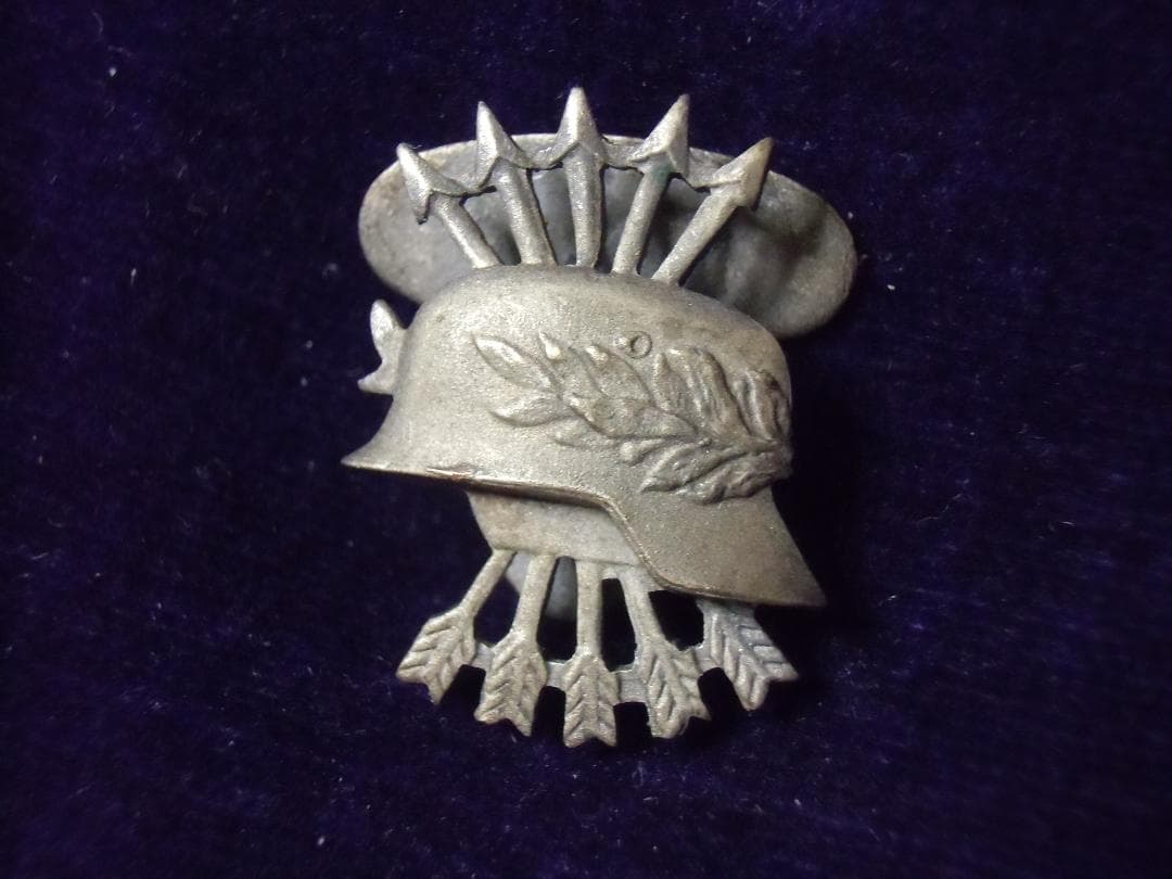 ＳＰスペイン軍＊勲章/徽章＊党員番号入りファランヘ党/青師団章（実物）