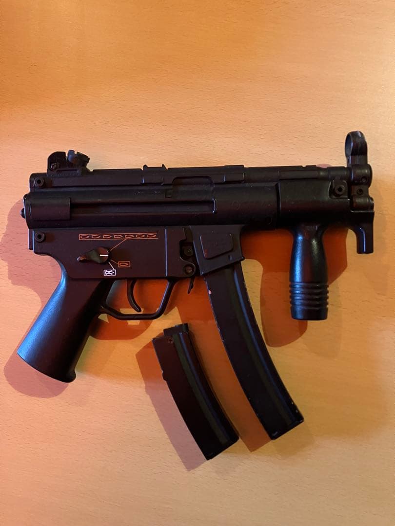 東京マルイ　電動ガンMP5クルツ　バッテリー　マガジン付き　給弾不良