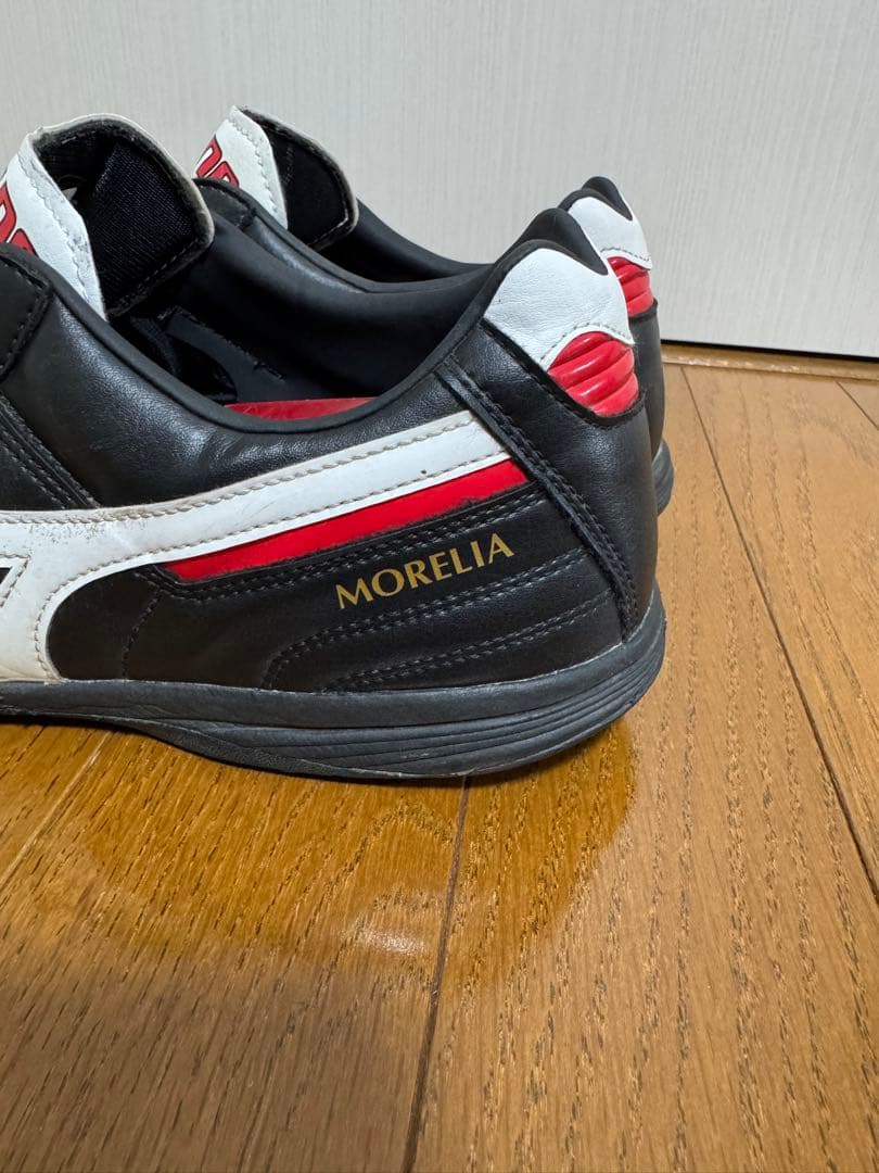 【美品】MORELIA トレーニングシューズ　黒　27cm