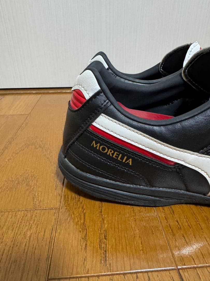 【美品】MORELIA トレーニングシューズ　黒　27cm