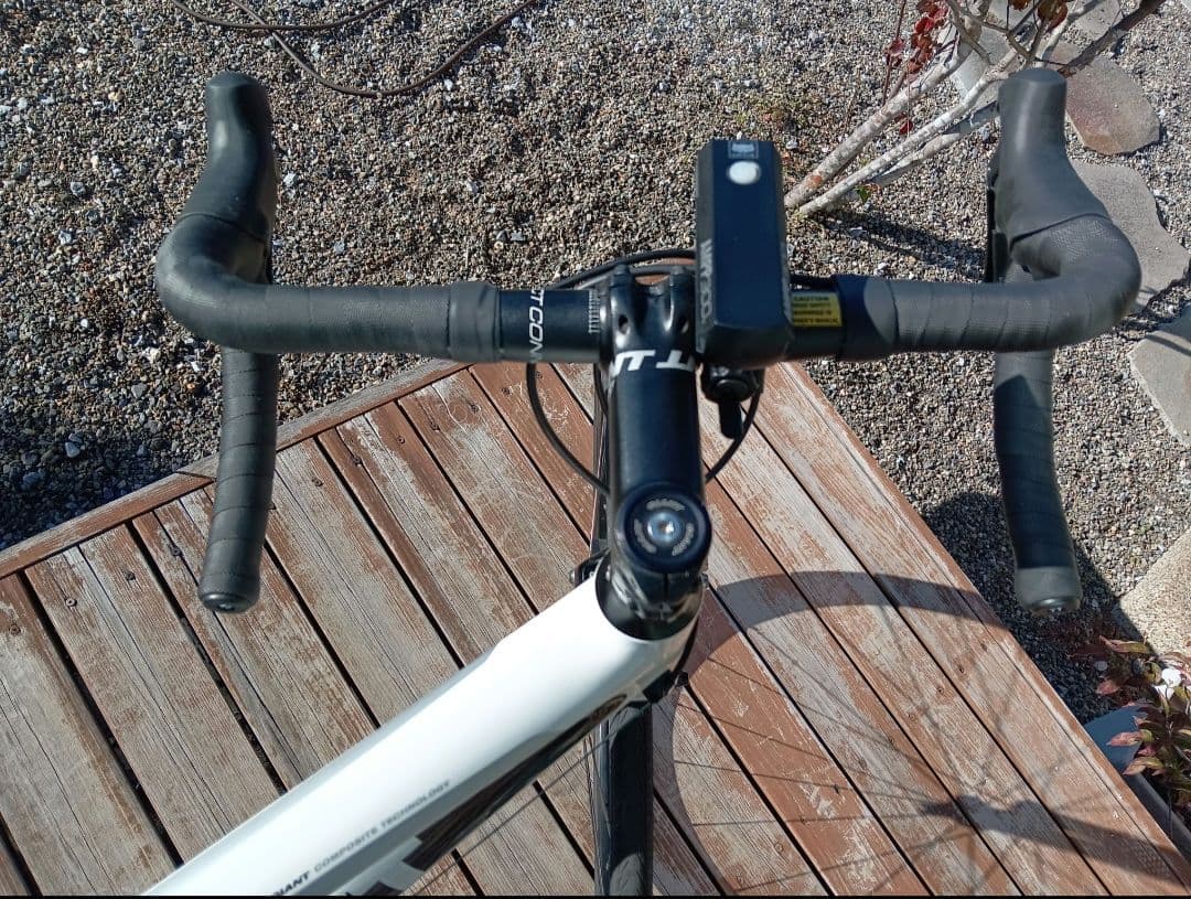 GIANT　ロードバイク　白