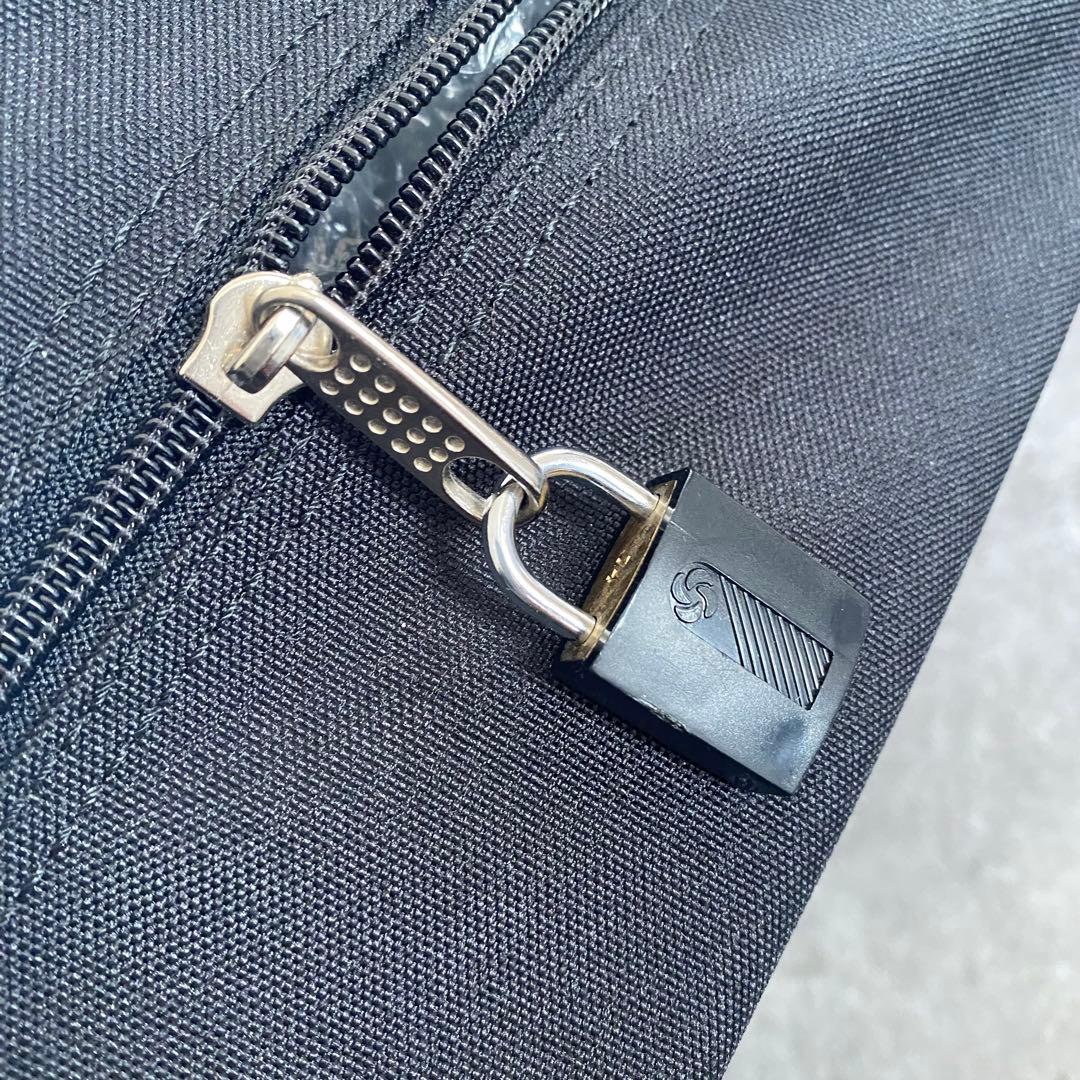 サムソナイト　ガーメントケース　ビジネスバッグ　2way ショルダー　黒　大容量