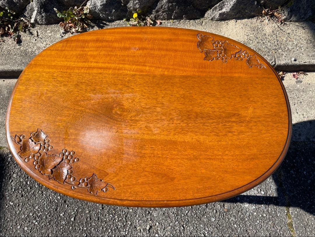 楕円形木製テーブル 彫刻入り　テーブル