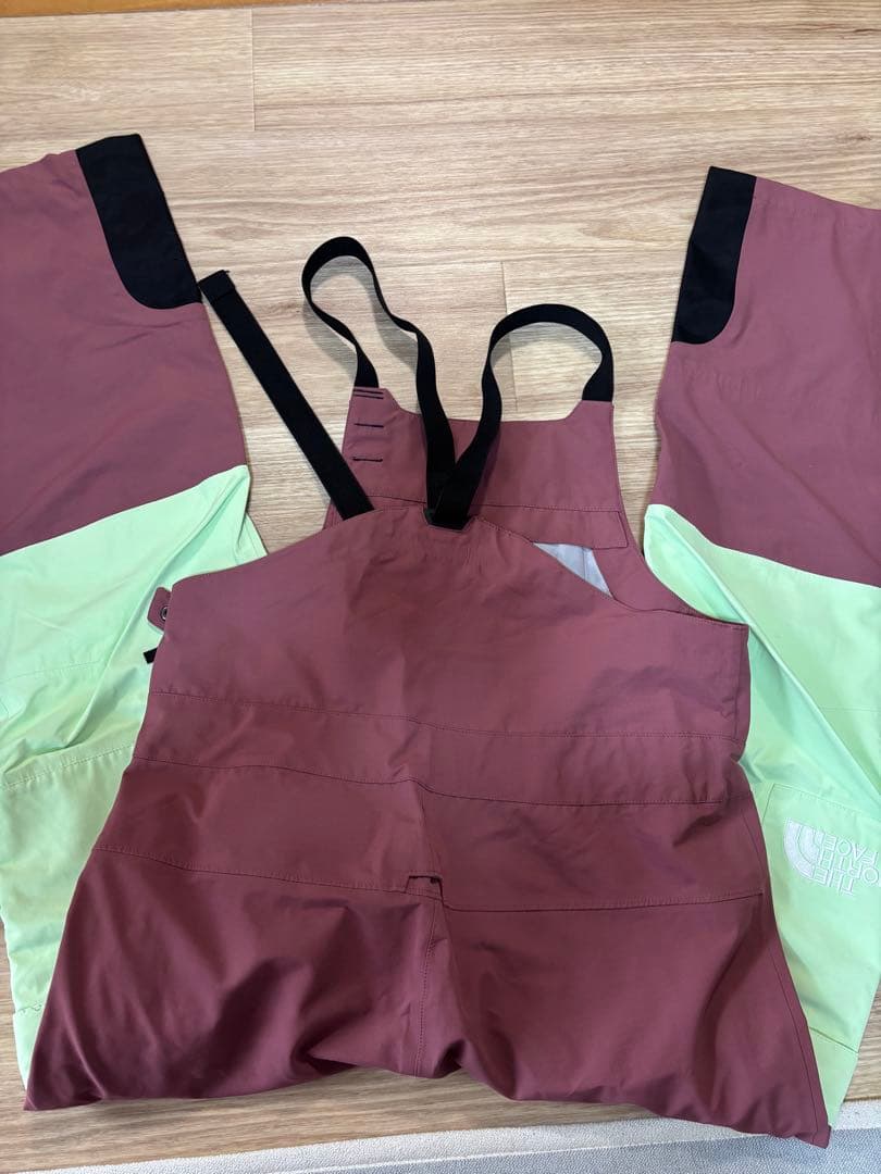 ノースフェイス　レディース　スキー　スノボージャケット　ビブパンツ Mサイズ