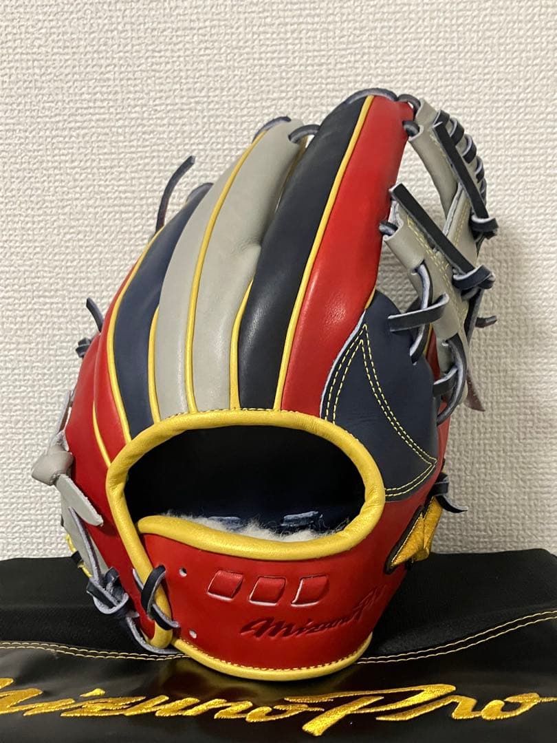 ミズノプロ　直営店限定　ミズノプレミアム　軟式内野手　未使用