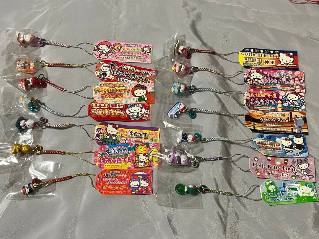 ハローキティグッズ　約130点　根付　ストラップ　フィギュア　など