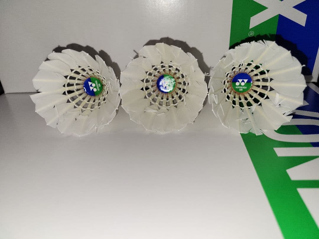 Yonex Aerosensa 500 バドミントンシャトル 10本入り