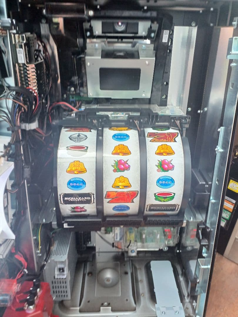 【送料無料】スマスロバイオハザード ヴェンデッタ 実機