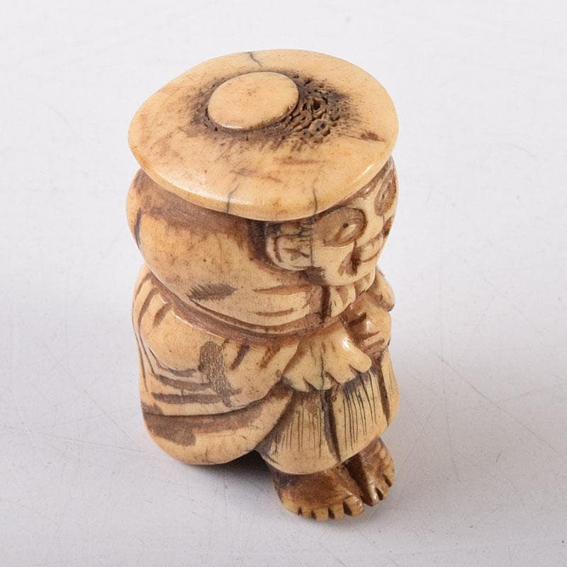 時代提げ物　獣骨彫刻　人物像　根付　N　8029