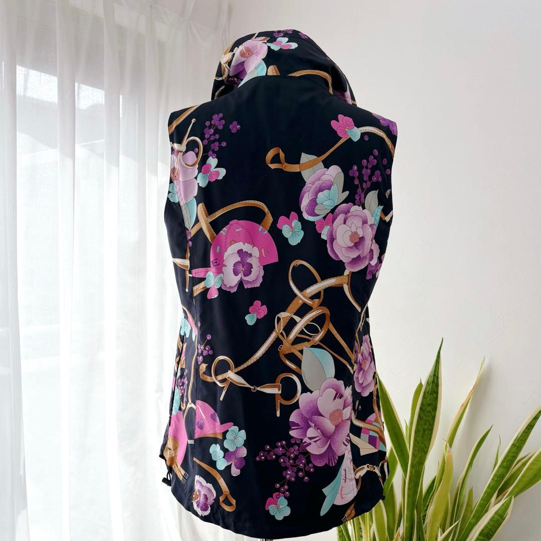 【極美品】レオナールスポーツ リバーシブルベスト 濃紺 花柄 ロゴ 38 ゴルフ
