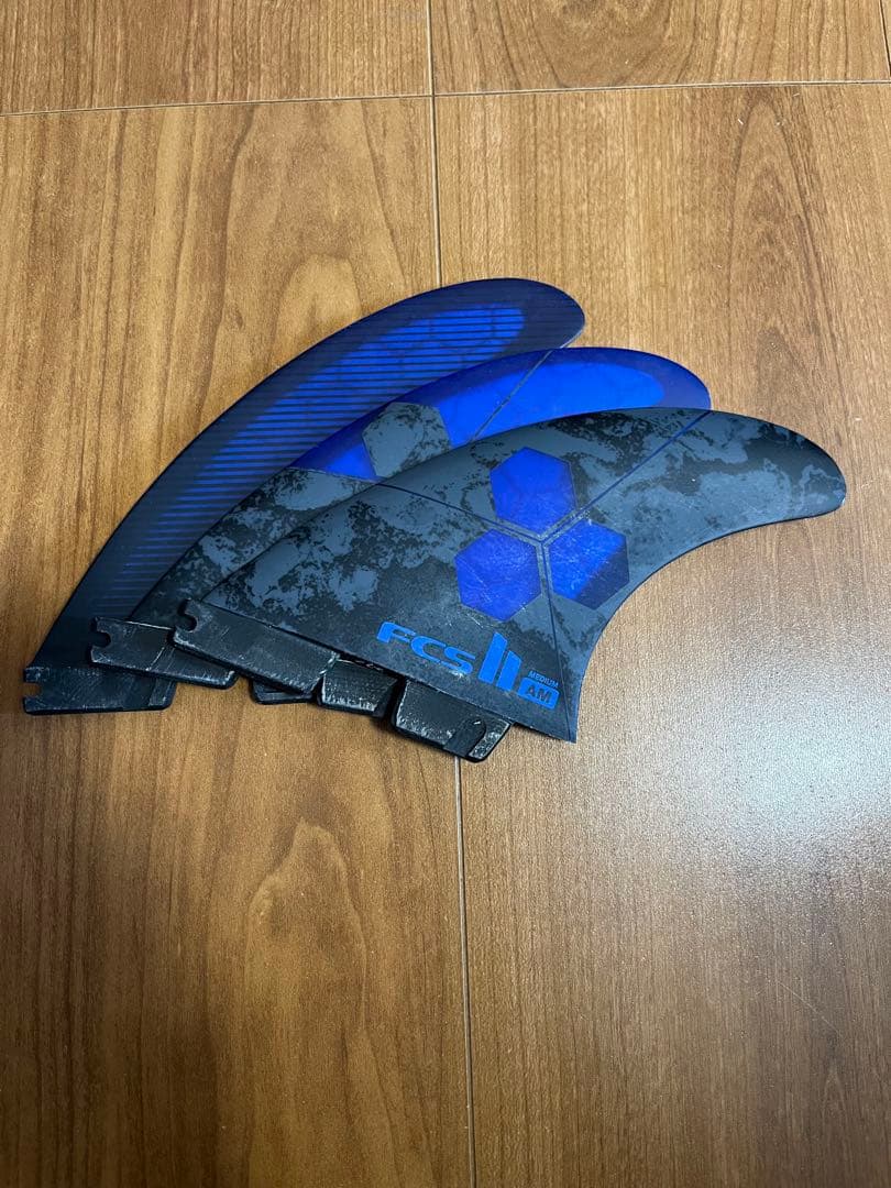 FCS II サーフボードフィン 3枚セット ブラック/ブルー