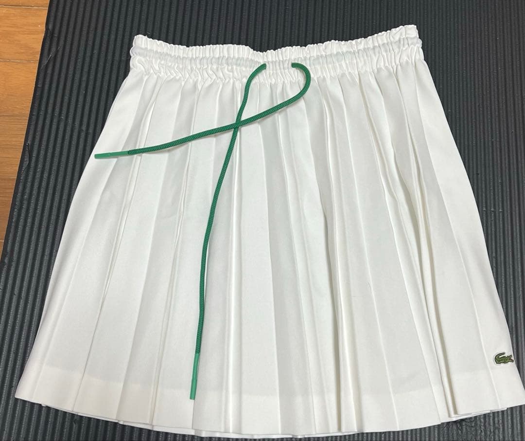 LACOSTE ホワイト プリーツスカート