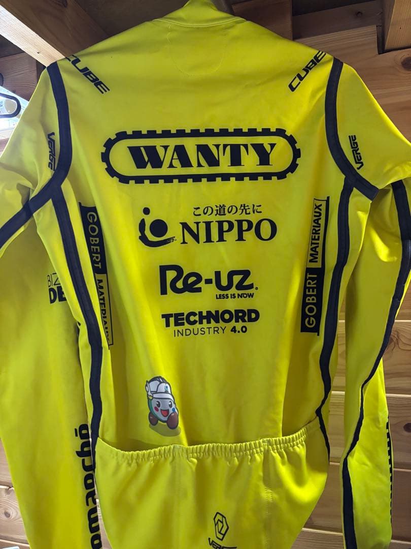 プロ支給品 アンテルマルシェ ウィンドブレイカー XS 蛍光 最終値下げ