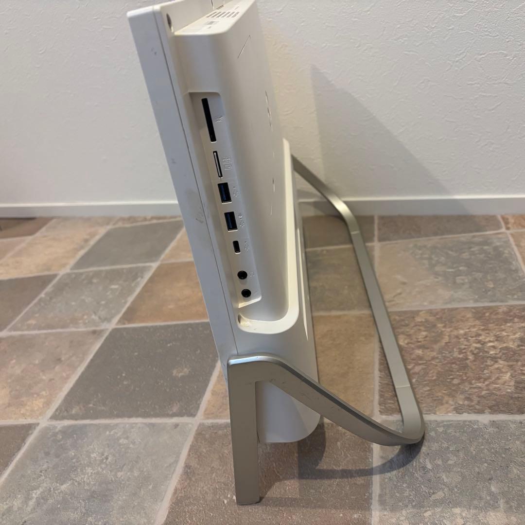 富士通FH77/B1　Core i7-7700　メモリ16GB　SSD480