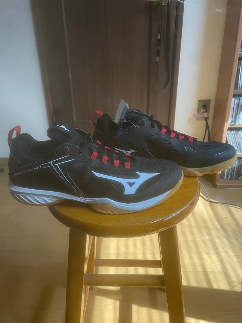 ミズノ　waveclaw neo 27.5cm 新品　ラスト１品
