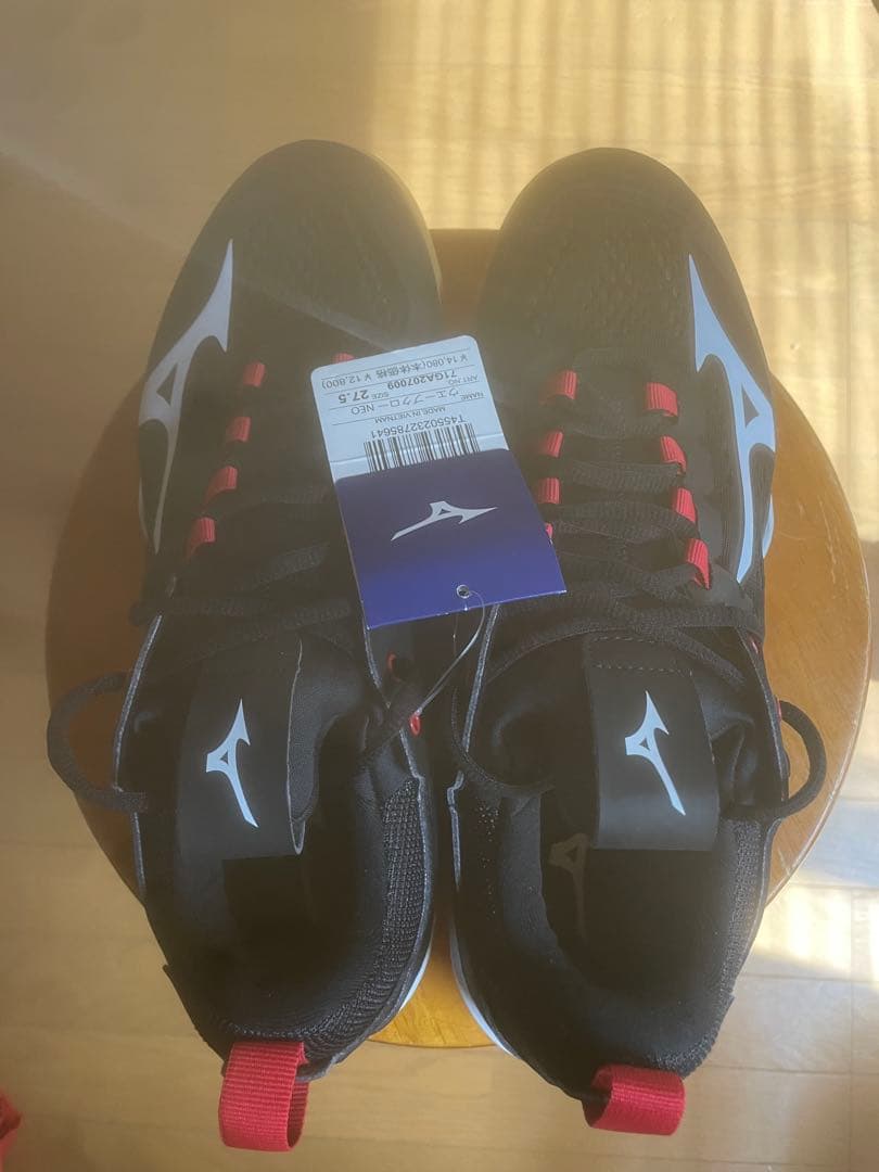 ミズノ　waveclaw neo 27.5cm 新品　ラスト１品