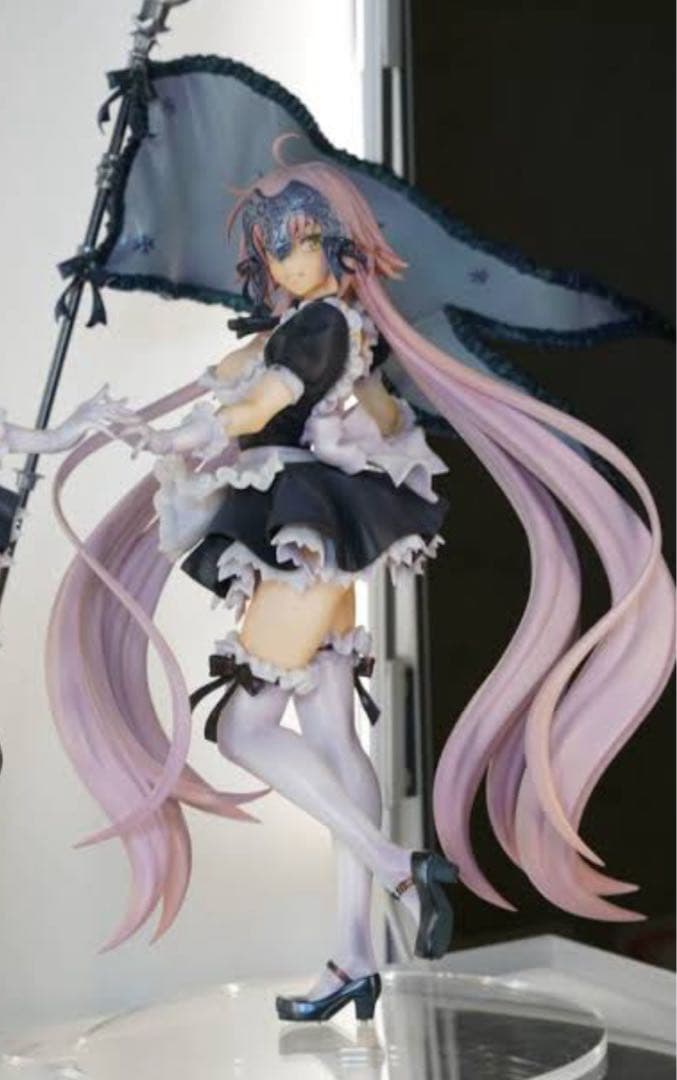 メイド ジャンヌ オルタ　旗付き　ガレージキット グリズリーパンダ